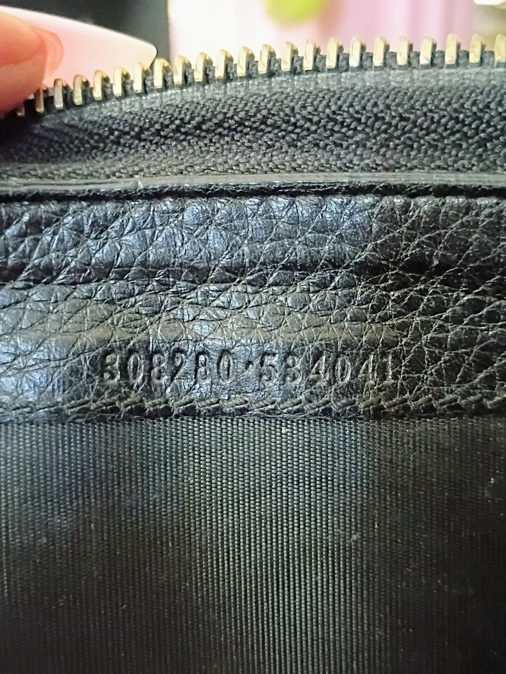 Gucci Soho Black Pebbled Leather Zip Around Wallet Tassel (As-Is) - Picture 6 of 13